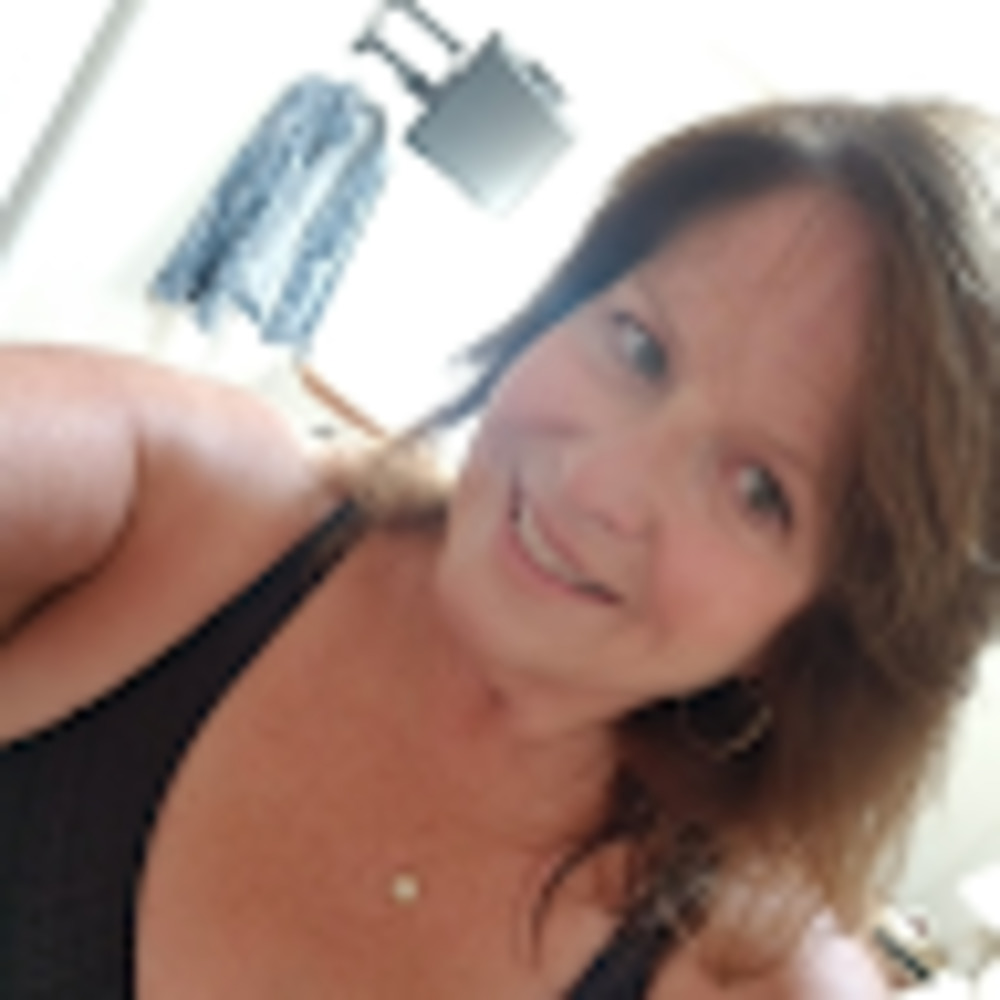 Meet your Posher, Debi-ann